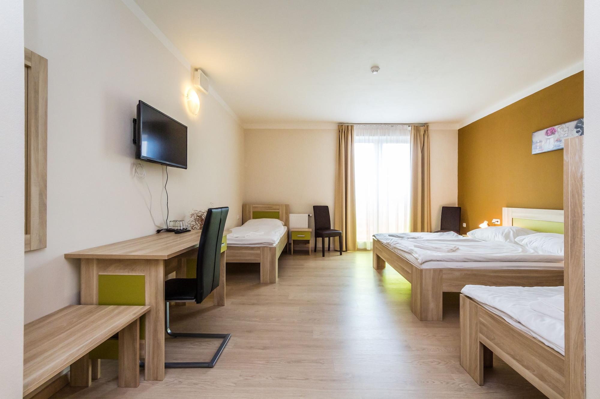 Nad Kralovnou Hotel & Restaurant Prague Exterior photo